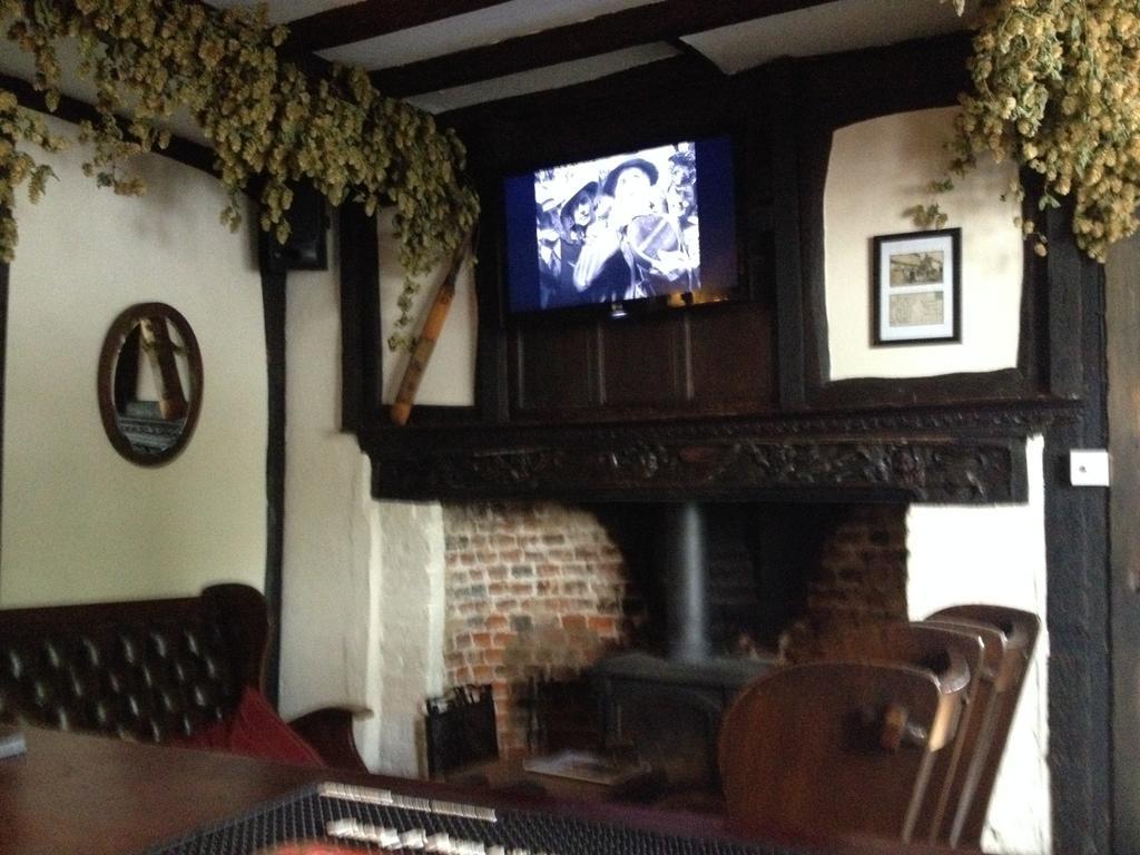 The Abbots Fireside - Channel Tunnel Elham エクステリア 写真